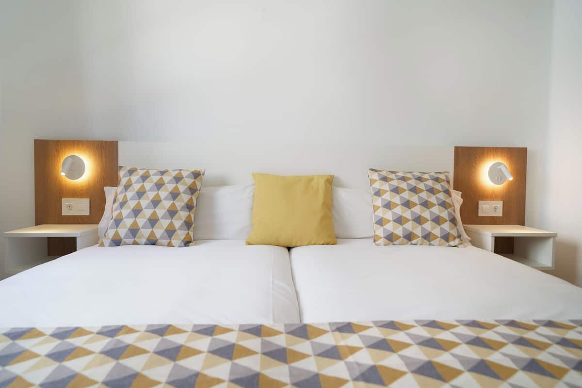 2 bedrooms, free WiFi, bed sheets