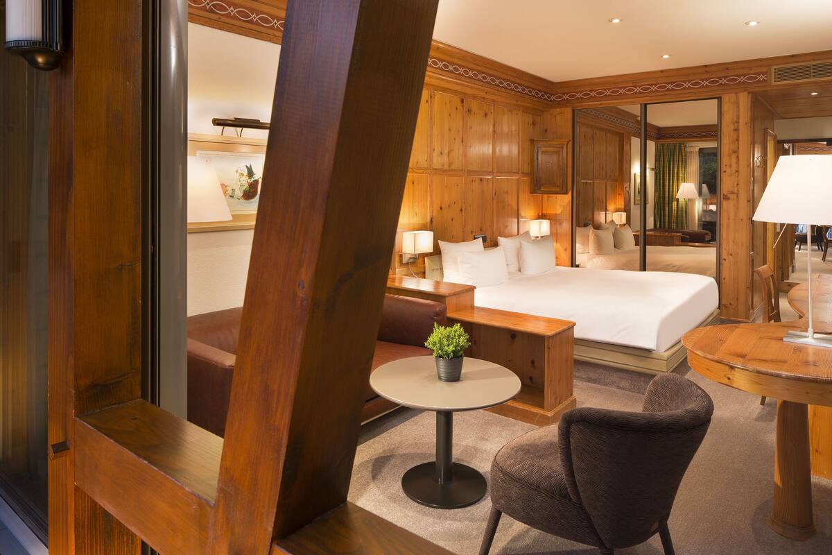 deluxe double room (access to yonasaya spa) | in-room safe, individually decorated, individually furnished, desk