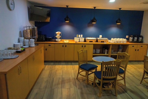 Free daily continental breakfast