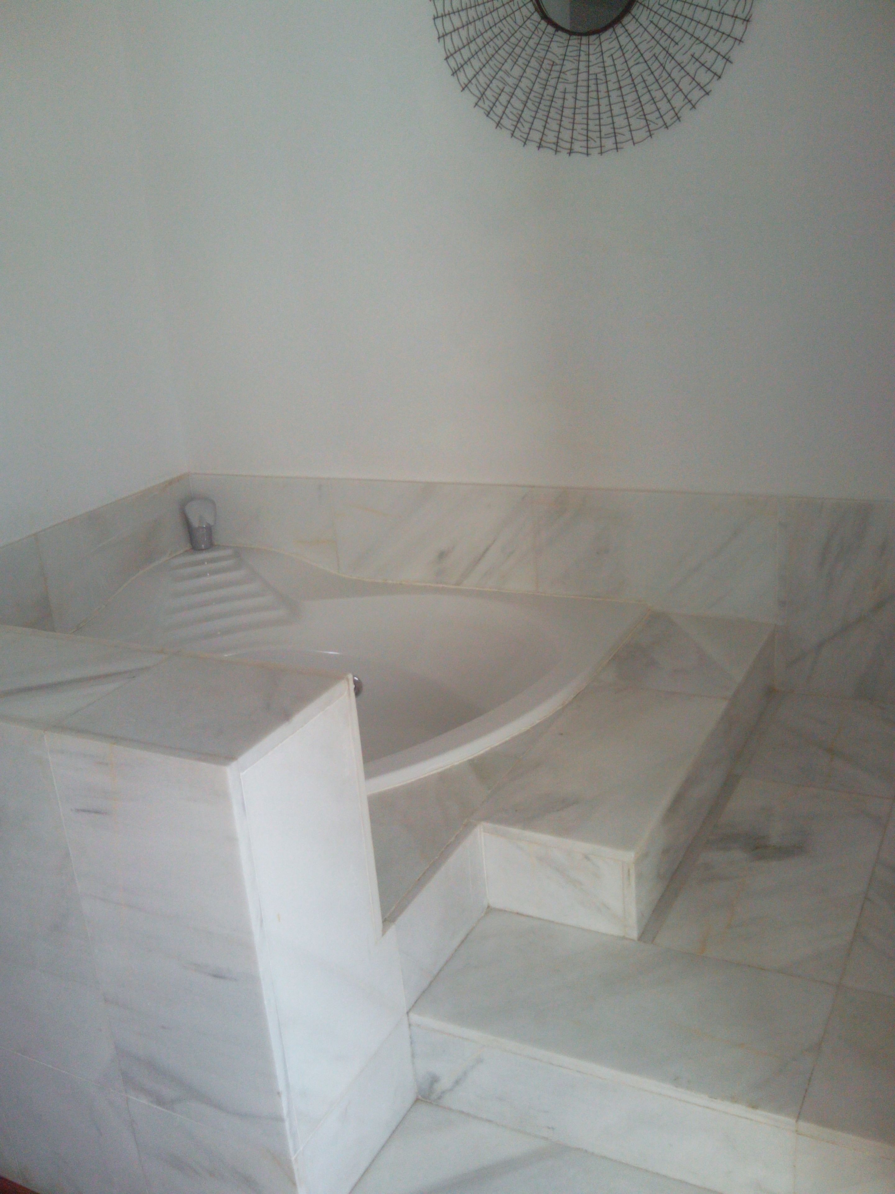 suite | jetted bathtub