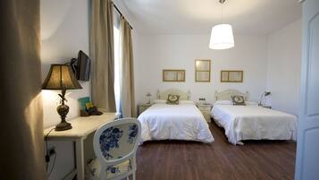 Cobrellits, decoració individual, mobiliari individual i escriptori