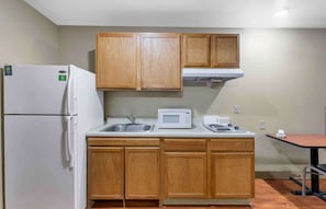Desk, laptop workspace, iron/ironing board, free WiFi - Extended Stay America Select Suites - Lubbock - West (Lubbock)