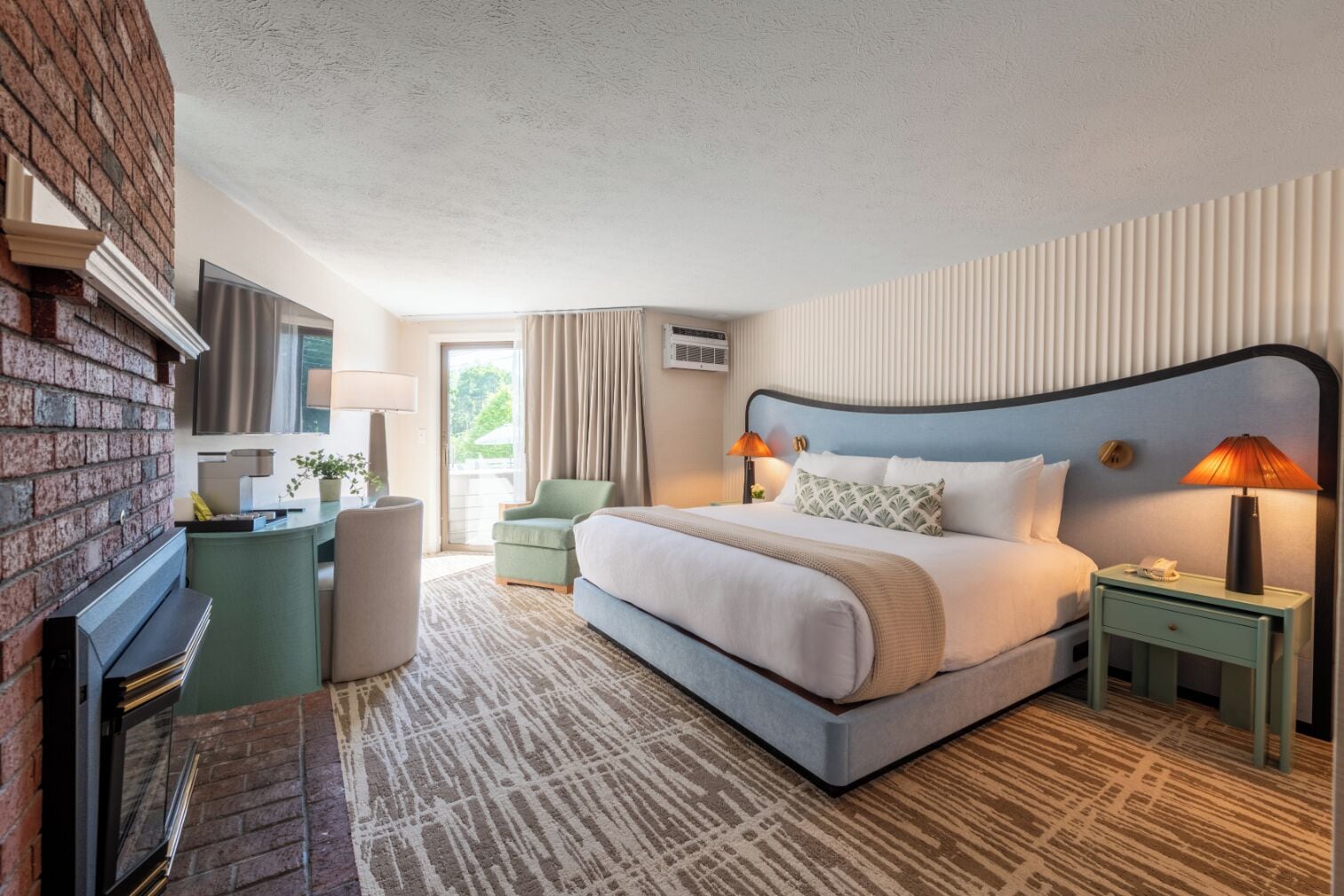 Suite, 1 Tempat Tidur King, perapian (West) | Seprai antialergi, setrika/meja setrika, dan tempat tidur bayi gratis