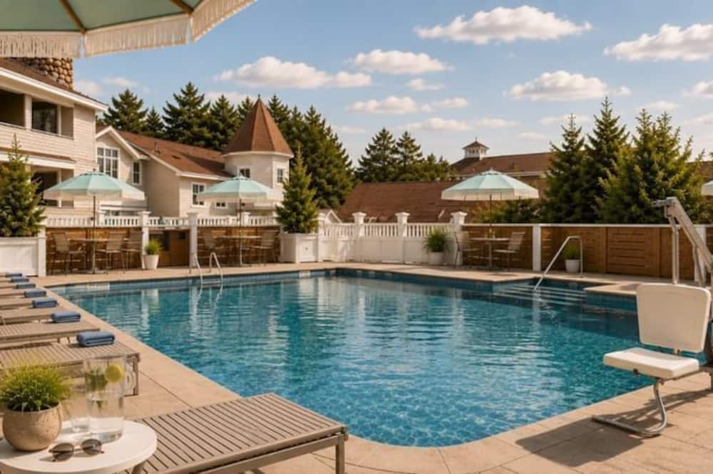 The Meadowmere Resort