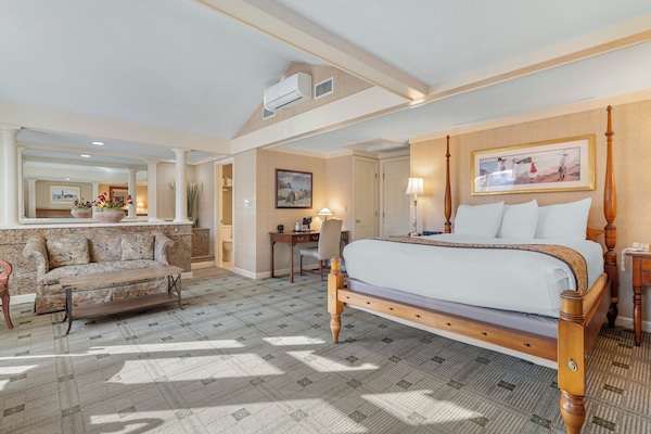 Presidential Room