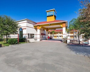 Exterior - Rodeway Inn & Suites Humble IAH (Humble)