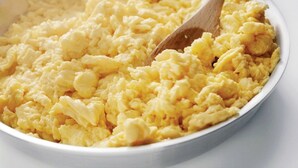 A bowl of scrambled eggs. - Holiday Inn Express Hotel & Suites Lancaster-Lititz by IHG (Lititz)