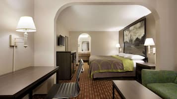 Business Suite, 1 King Bed, Non Smoking | Desk, iron/ironing board, free WiFi, bed sheets
