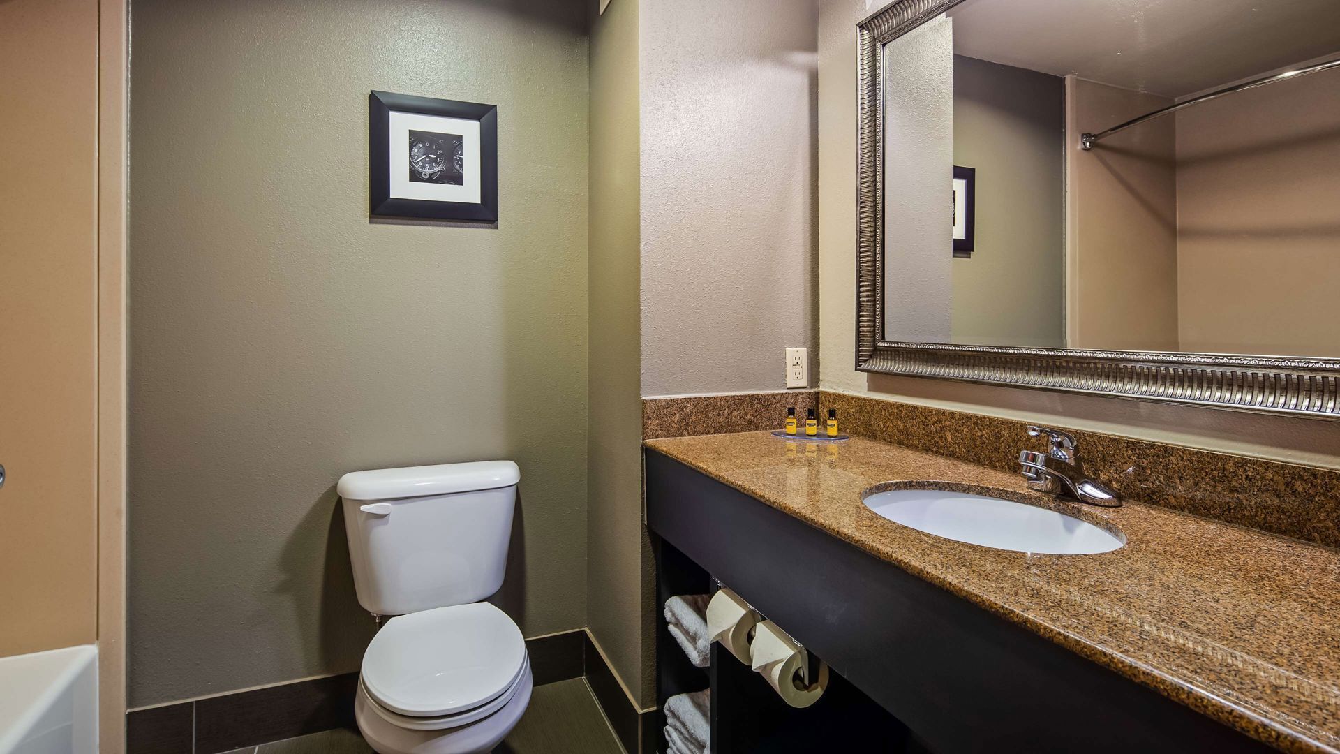 Bathroom | Free toiletries, hair dryer, towels, soap