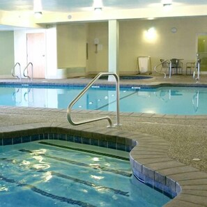 2 albercas techadas, camas balinesas gratuitas y camastros