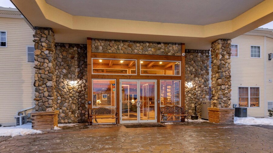 Mountain Edge Suites at Sunapee, an Ascend Collection Hotel