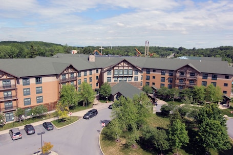 Exterior. Six Flags Great Escape Lodge & Indoor Waterpark