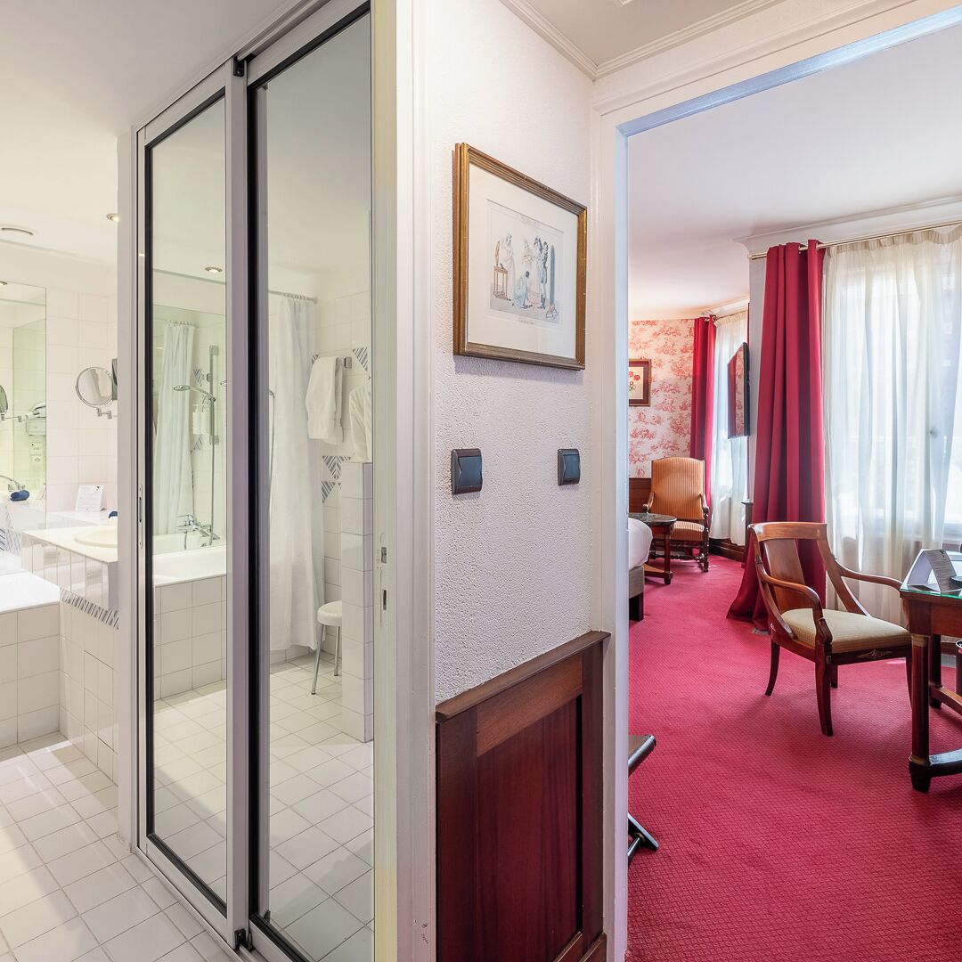 deluxe double room | bathroom | free toiletries, hair dryer, bathrobes, slippers