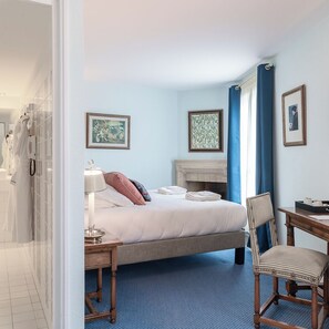 Quarto casal luxo | 1 quarto, roupas de cama premium, frigobar, cofres nos quartos