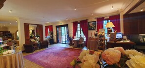 Reception - Demeures & Châteaux - Hôtel Greuze & Spa Tournus (Tournus)