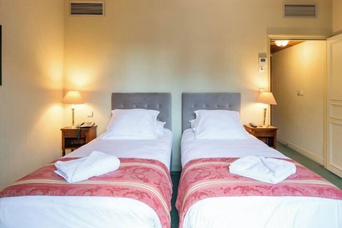 1 bedroom, premium bedding, minibar, in-room safe