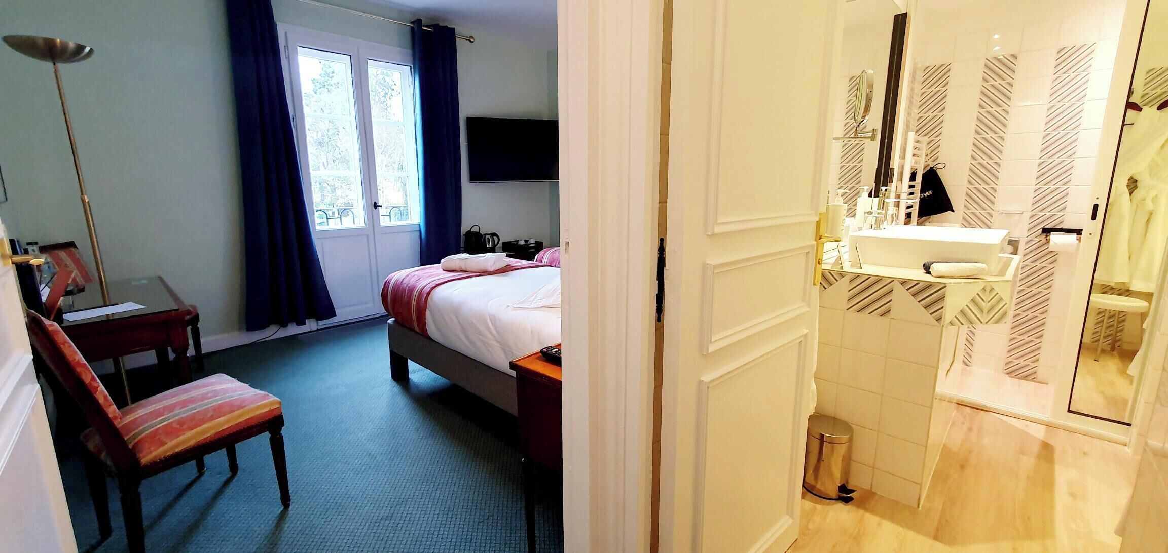 superior twin room | 1 bedroom, premium bedding, minibar, in-room safe