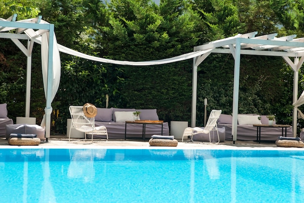 Piscine extérieure (ouverte en saison)