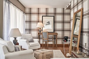 Penthouse Suite | Minibar, caja fuerte, cortinas opacas y sistema de insonorización