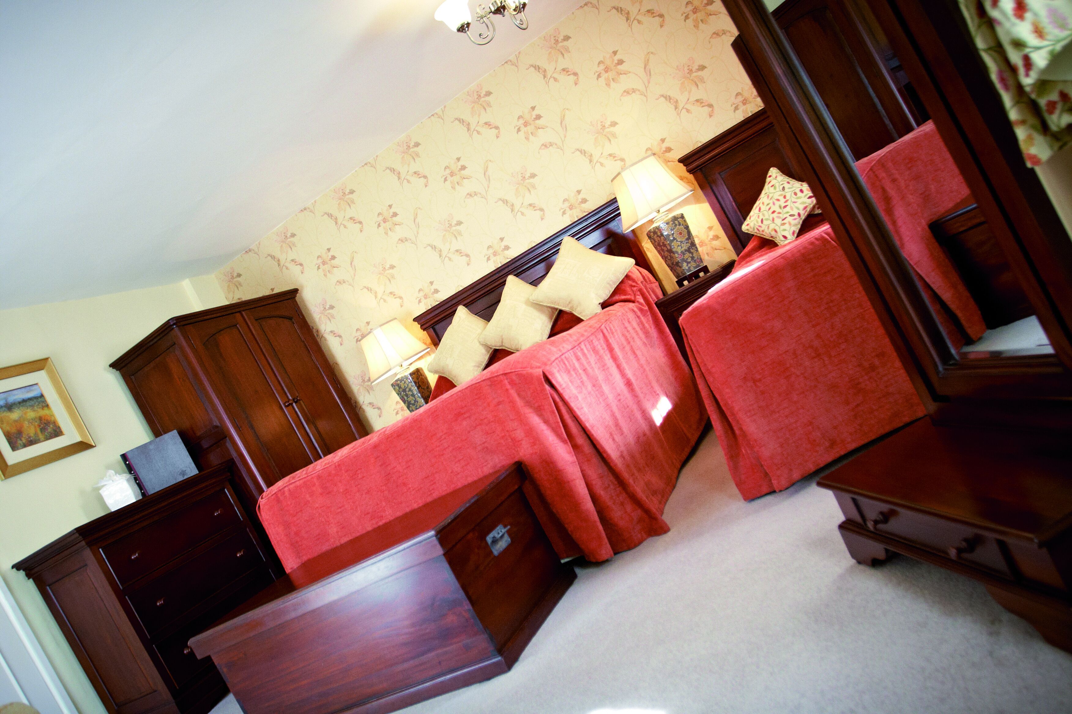 family room | 1 bedroom, desk, free wifi, alarm clocks