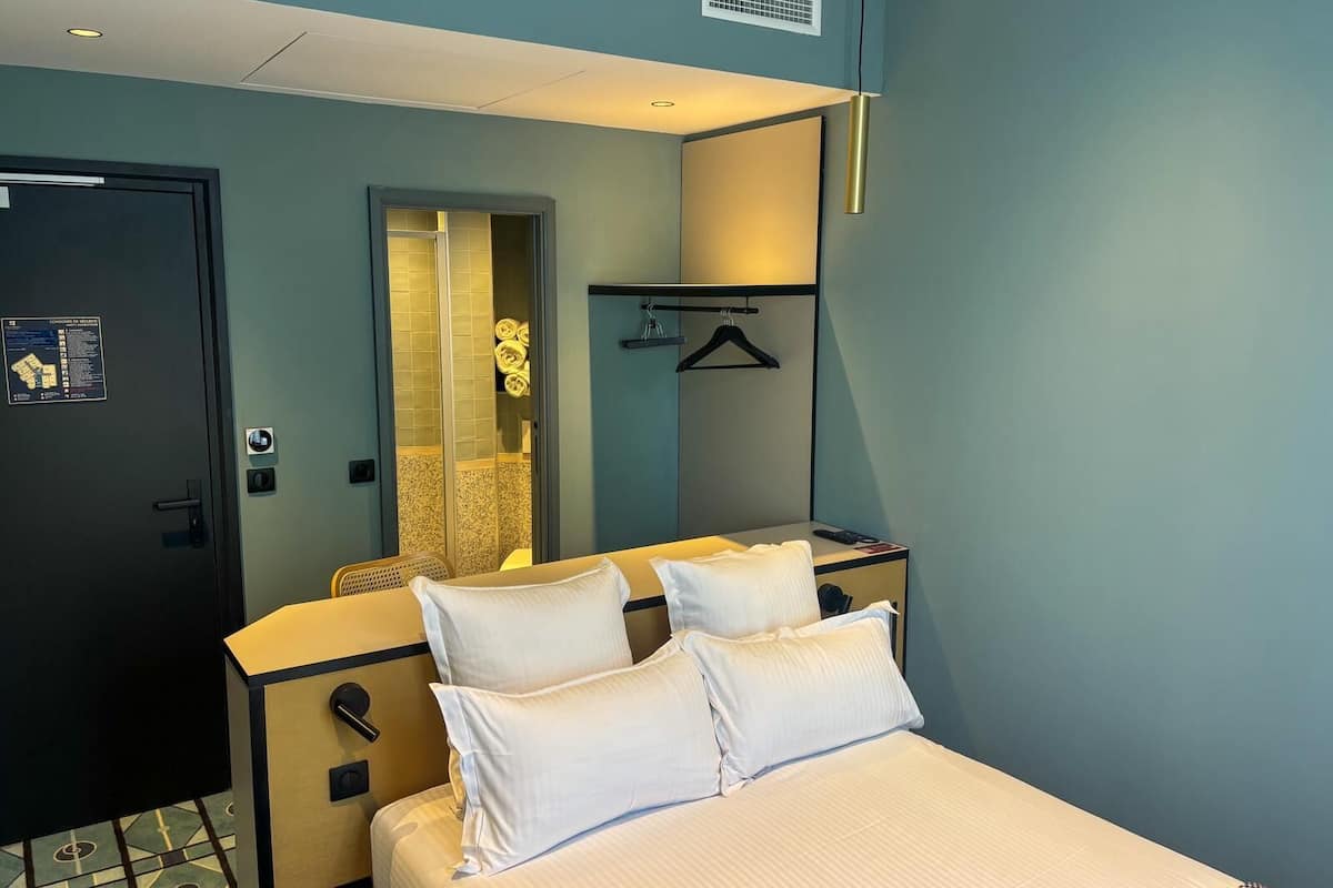 Kamar Double Klasik | 1 kamar tidur, brankas, meja kerja, dan kedap suara