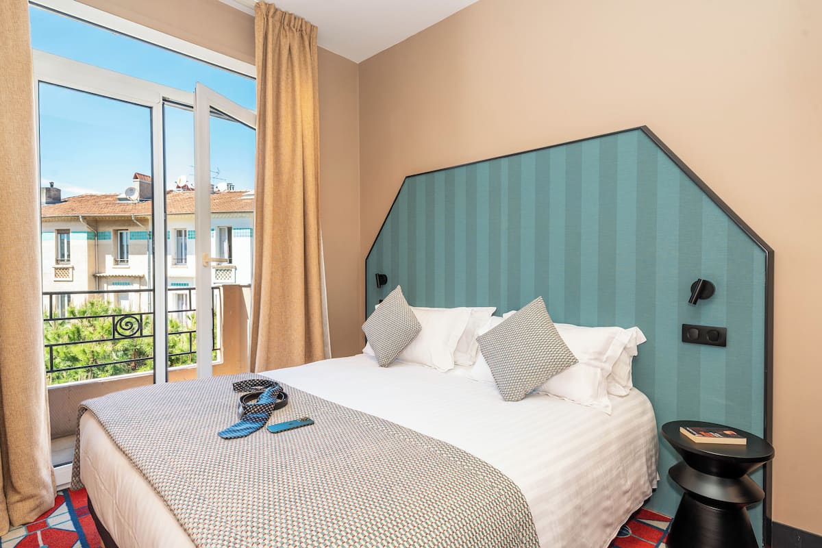 Superior Double Room | In-room safe, desk, soundproofing, free WiFi