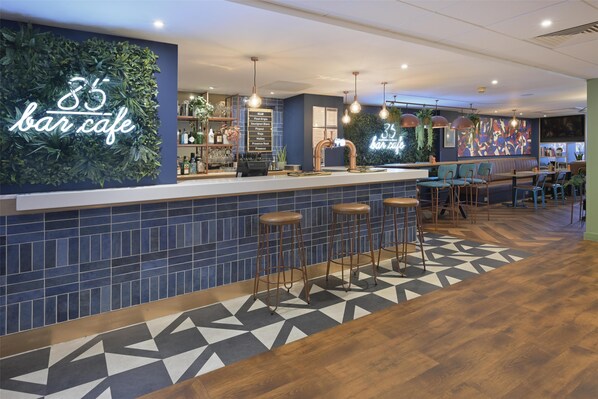 Bar (in der Unterkunft)