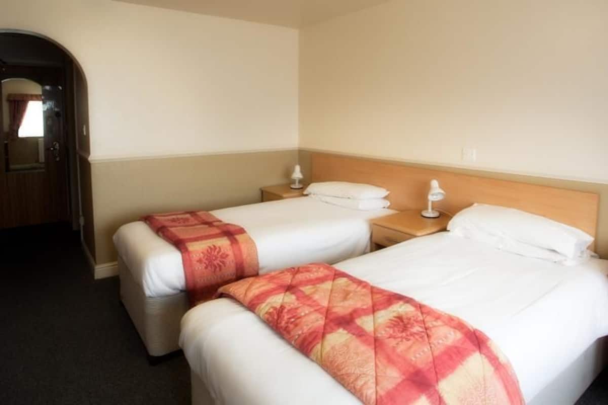 in-room safe, free wifi