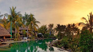 Outdoor pool - Taman Wana Resort (Melaya)