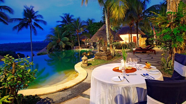 Outdoor pool - Taman Wana Resort (Melaya)