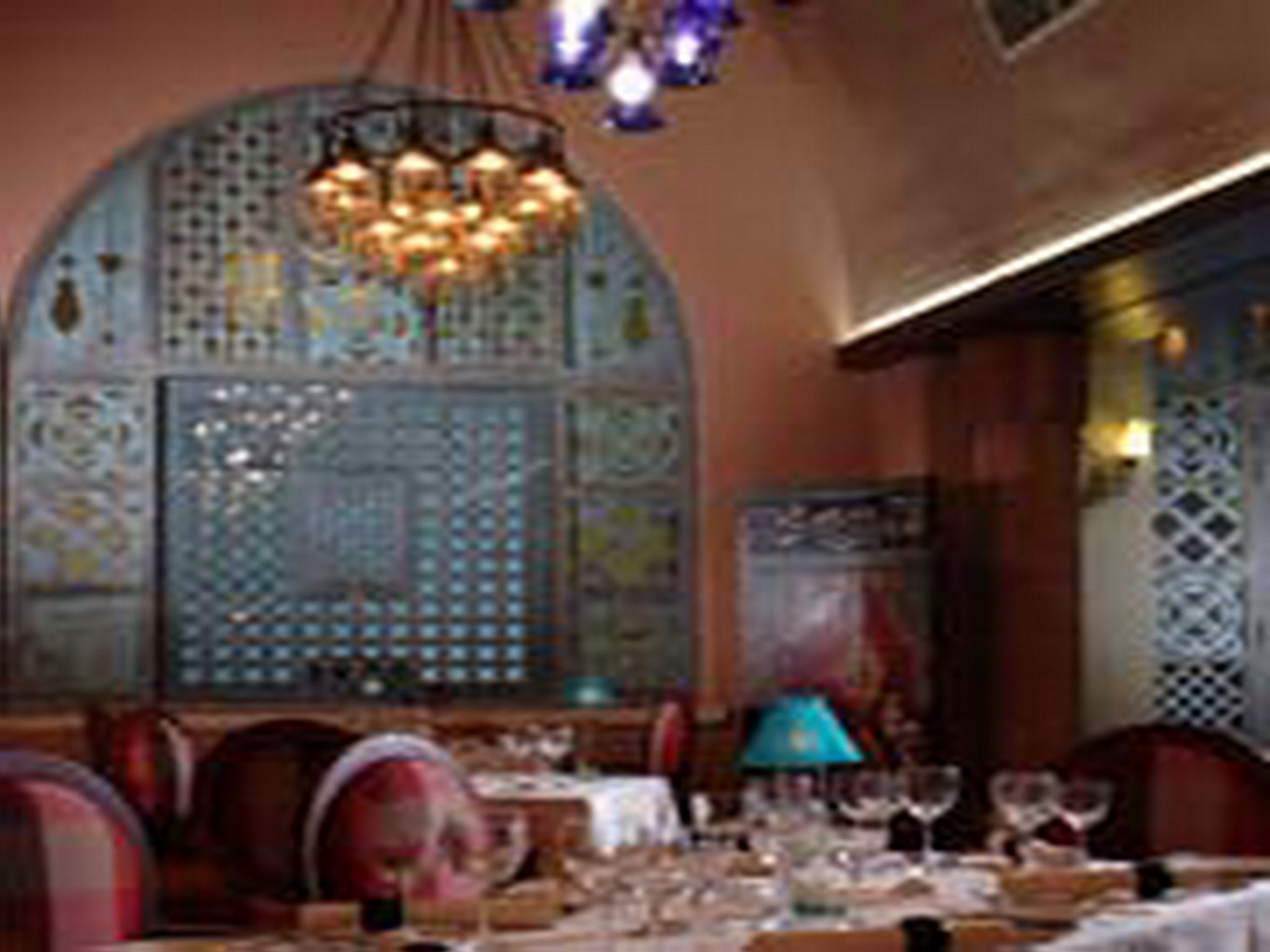 2 restaurants, spécialités Cuisine internationale