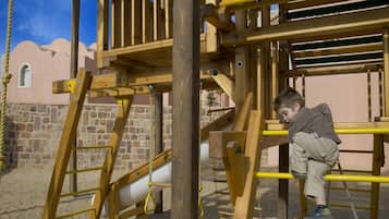 Kawasan main kanak-kanak – terbuka