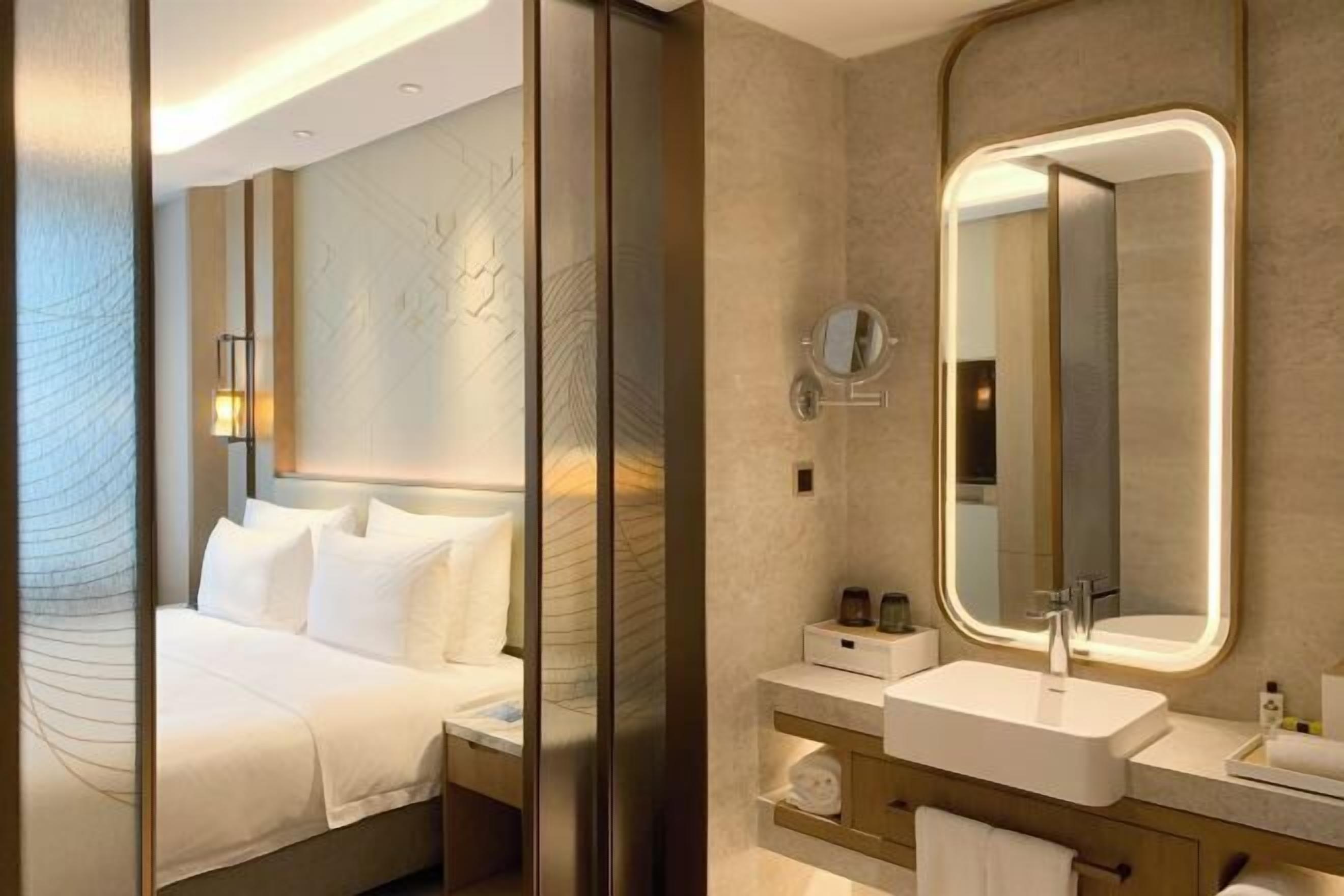 Ropa de cama de alta calidad, edredón y minibar 