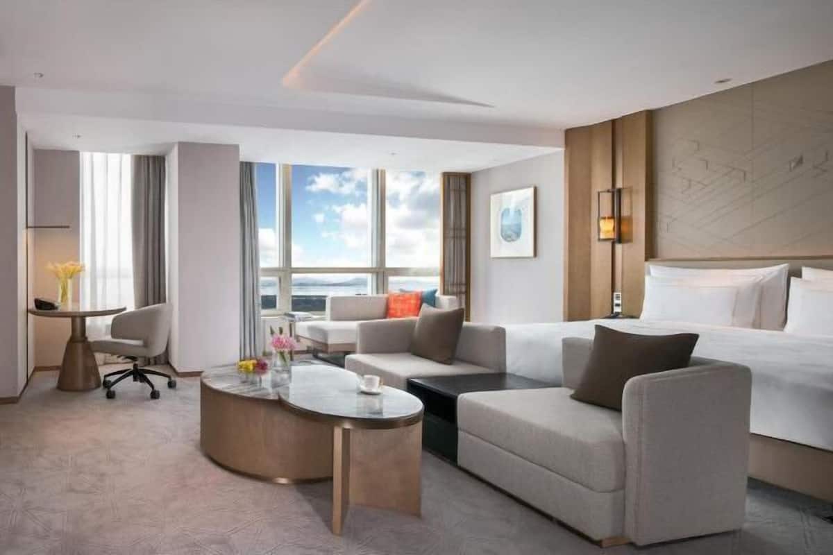 1 Schlafzimmer, hochwertige Bettwaren, Daunenbettdecken, Minibar