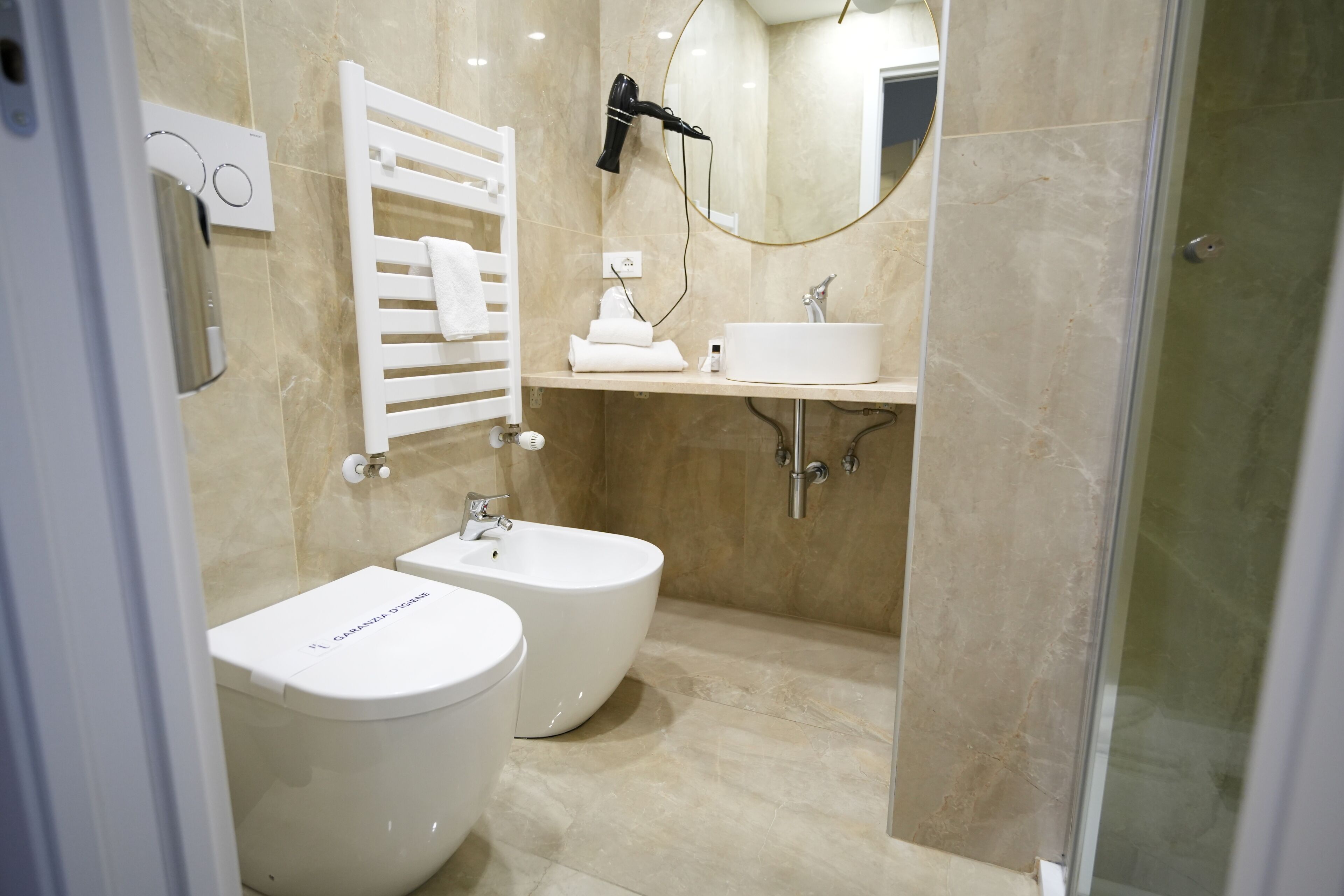 shower, free toiletries, hair dryer, bidet