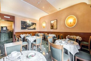 Daily buffet breakfast (EUR 10 per person) - Hotel Giorgi (Rome)