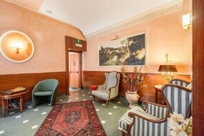 LCD TV - Hotel Giorgi (Rome)