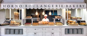 Frokostbuffé hver dag (EUR 3 per person)