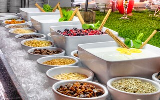 Desayuno buffet diario (EUR 3 por persona)