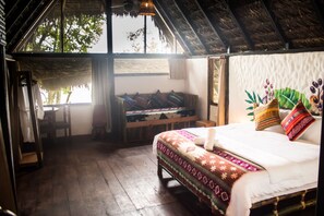 Suite Room | Allergiatestatut vuodevaatteet, työpöytä, ilmainen Wi-Fi