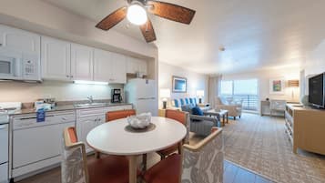 Διαμέρισμα (Condo), 1 Υπνοδωμάτιο, Μη Καπνιστών, Κουζινούλα | Ιδιωτική κουζίνα | Ψυγείο, φούρνος μικροκυμάτων, μαγειρικές εστίες, βραστήρας για καφέ/τσάι