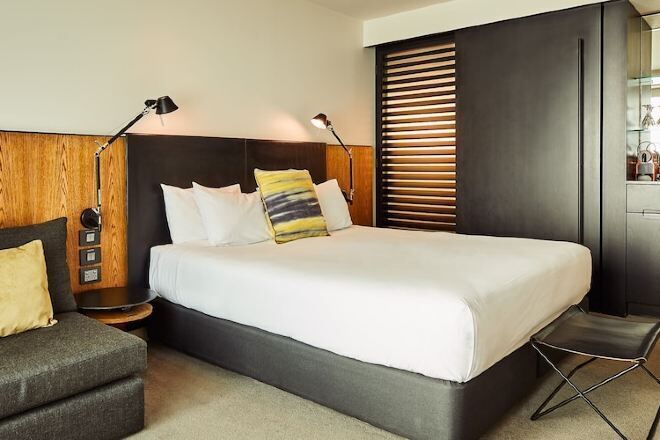 Hypo-allergenic bedding, minibar, in-room safe, blackout curtains