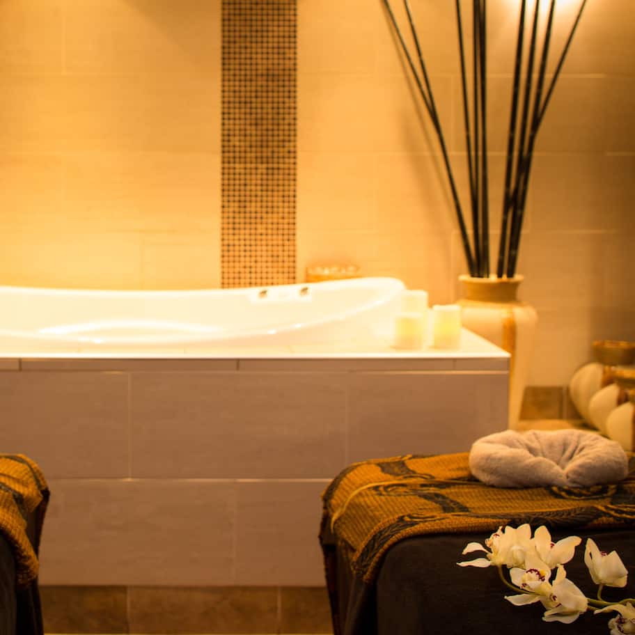 Hot tub, steam room, body treatments, hydrotherapy, aromatherapy