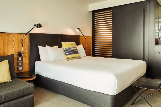Hypo-allergenic bedding, minibar, in-room safe, blackout curtains