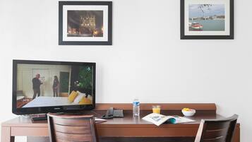 شقة إستديو سوبيريور - سريران فرديان منفصلان | مركز أعمال داخل الغرفة