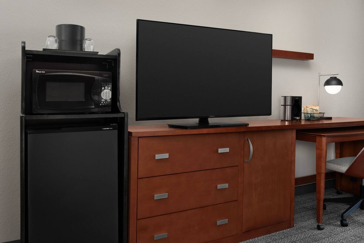 1 bedroom, premium bedding, individually furnished, desk