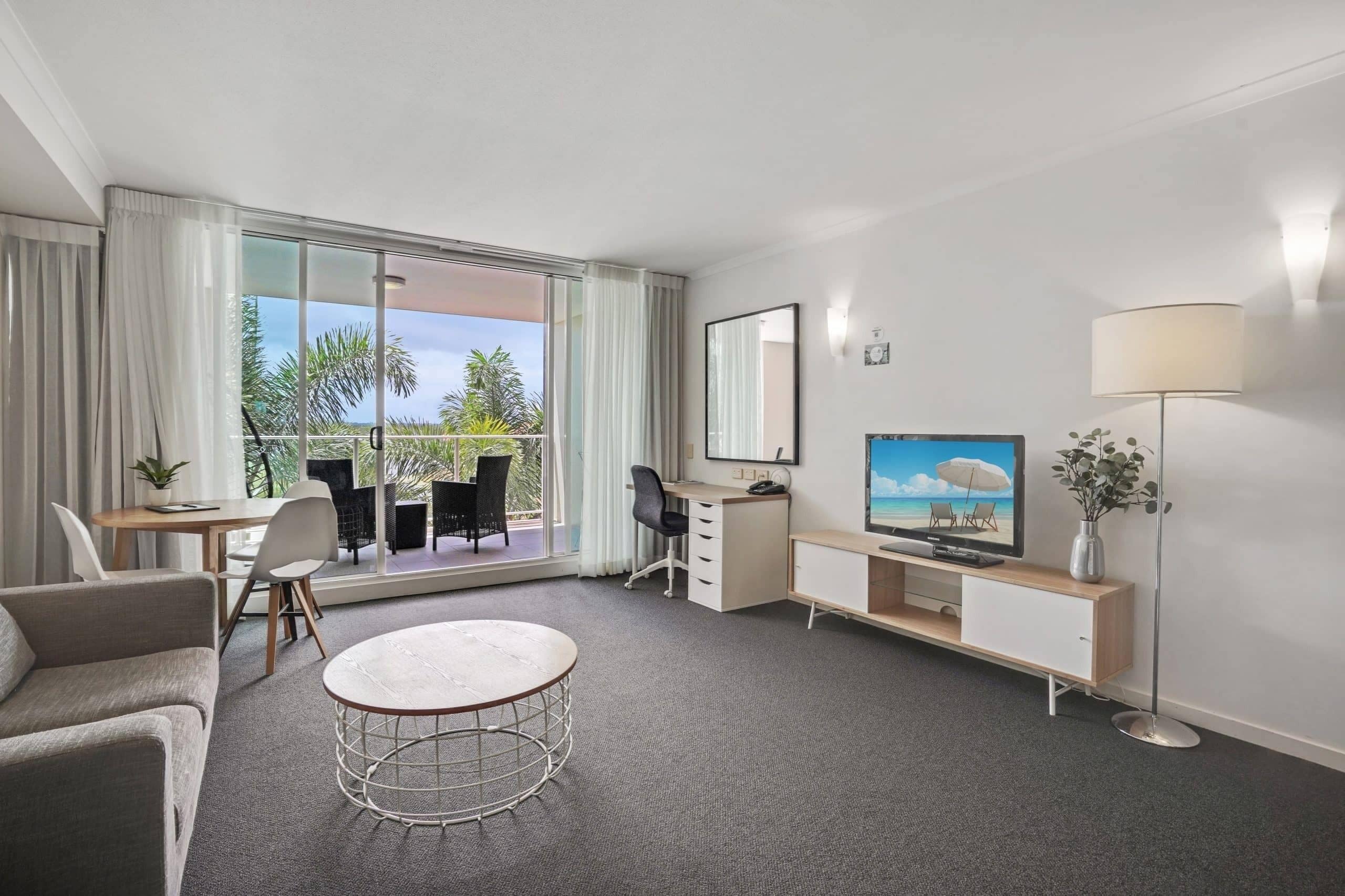 Bureau, fer et planche à repasser, Wi-Fi gratuit, draps fournis