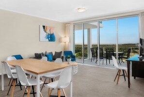 40-inch flat-screen TV with digital channels, TV - Pelican Waters Resort (Pelican Waters)