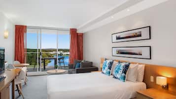 Meja kerja, setrika/meja setrika, Wi-Fi gratis, dan seprai linen