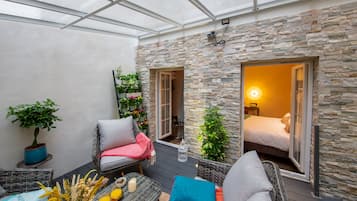 Chambre Detente avec Terrasse Privative | ํ
๋ผ์ค/ํํฐ์ค